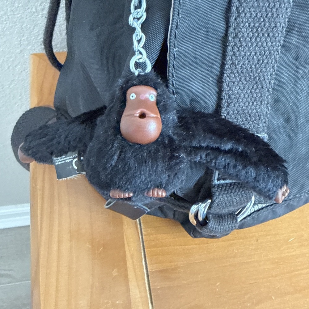 Kipling Joetsu Black Nylon Backpack Drawstring Zipper Pockets Monkey Keychain - Picture 4 of 11